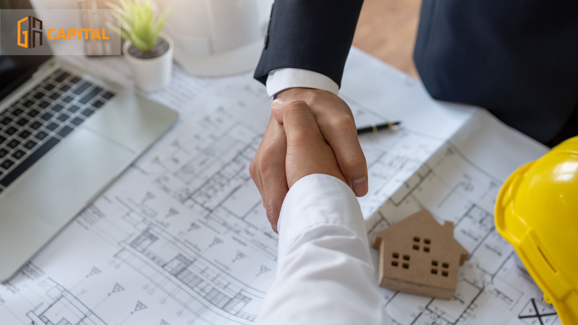 Nhà đầu tư được hỗ trợ xuyên suốt